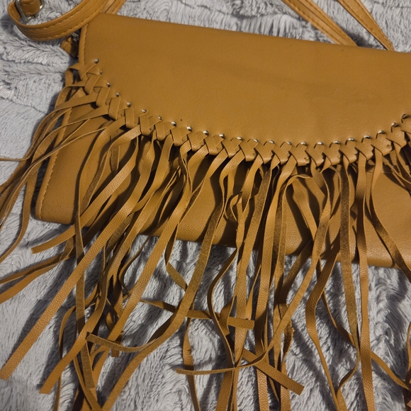 👜Chic Fringe Purse👜 - Picture 2 of 3
